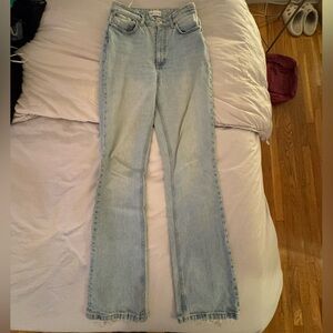 Light Wash Women’s Straight-Leg Jeans - Classic Casual